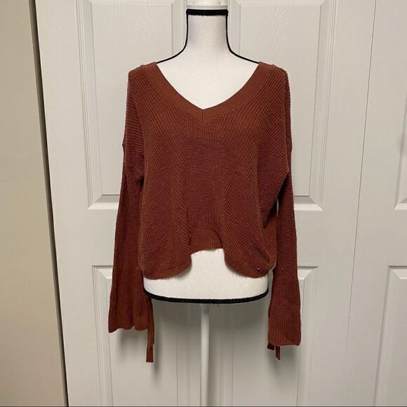 Express, cropped bell sleeve sweater, medium - Picture 1 of 10